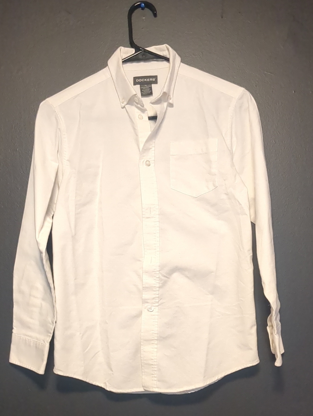 Dockers White Button-Down Long Sleeve Shirt